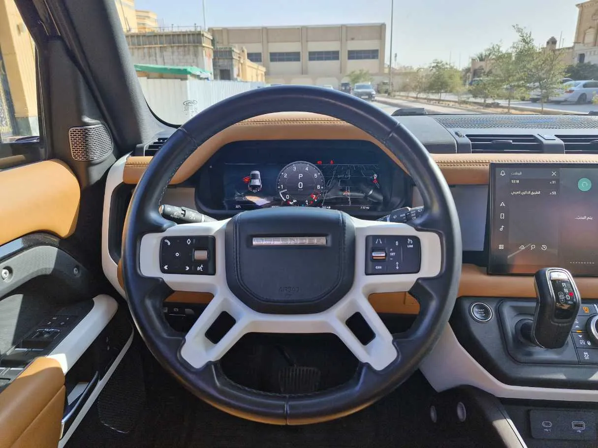 Car image 19