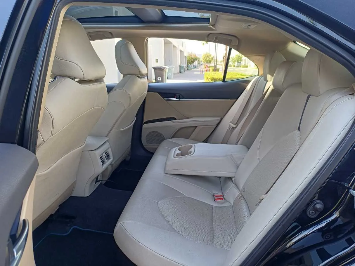 Car image 13