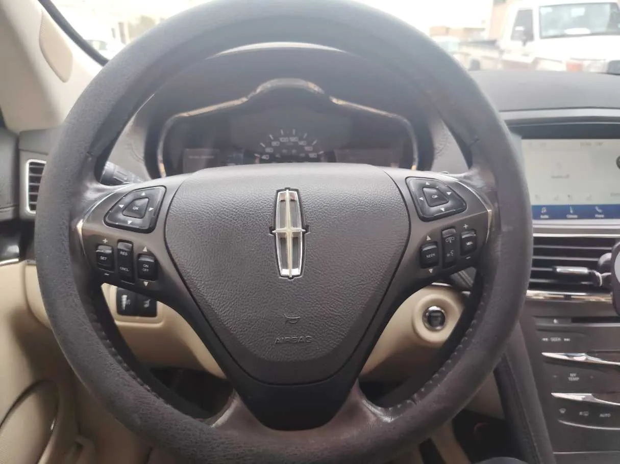 Car image 35
