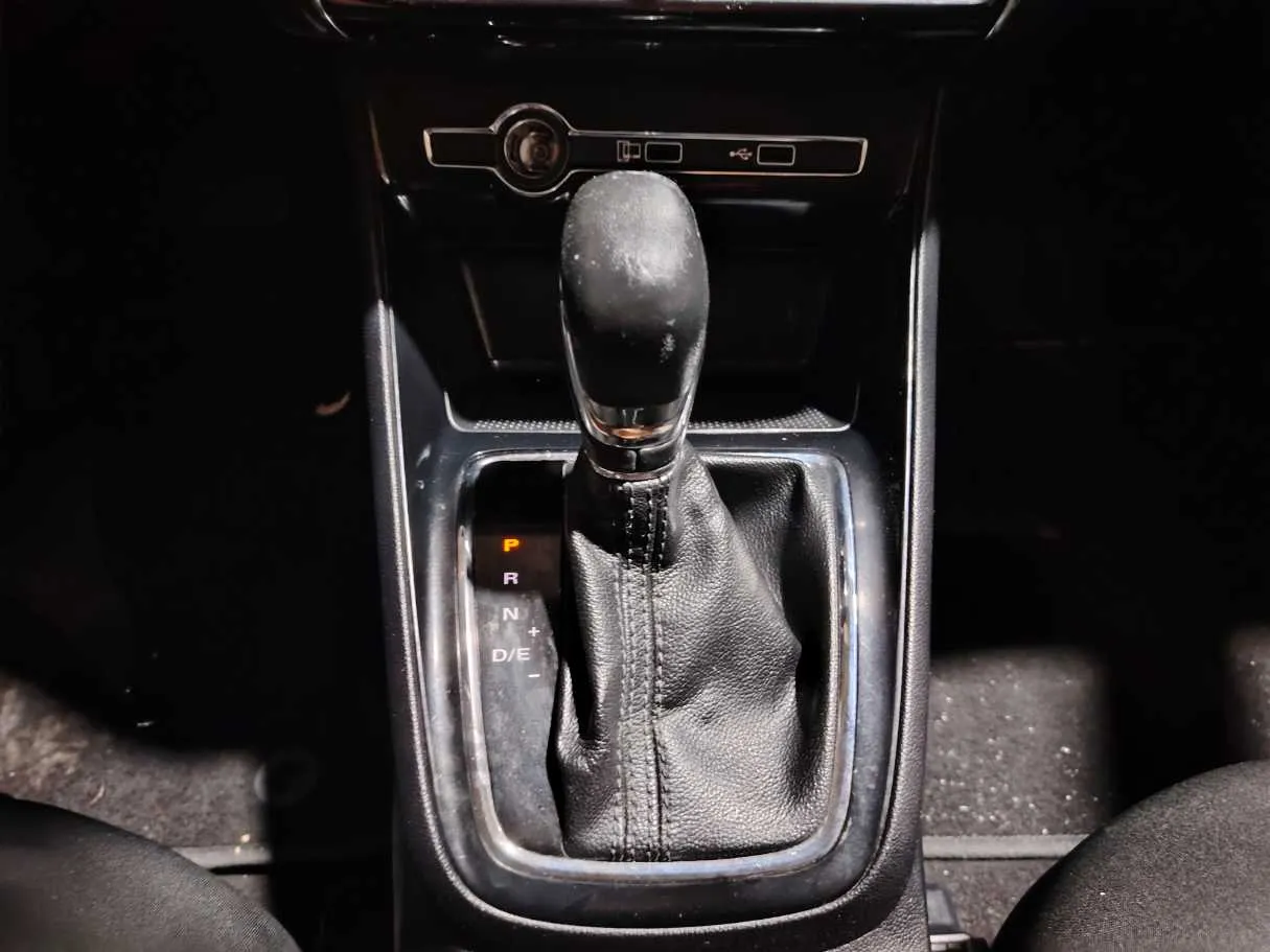 Car image 20