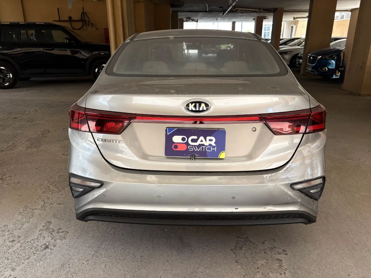 Car image 6
