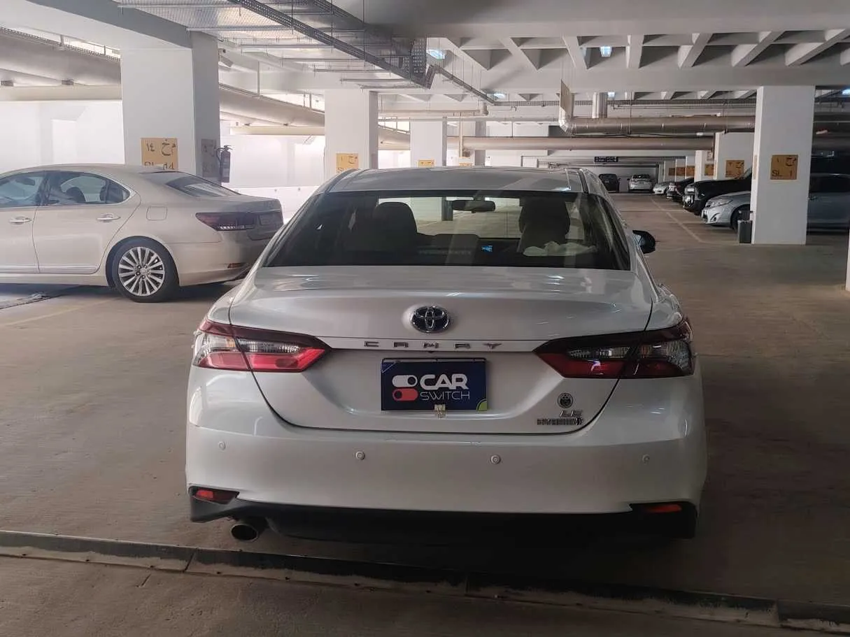Car image 6