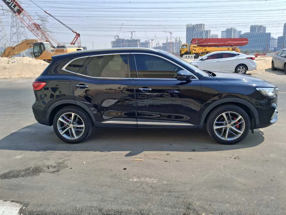 Car image 3