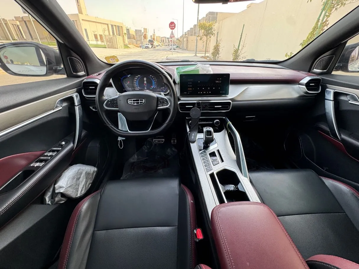 Car image 15