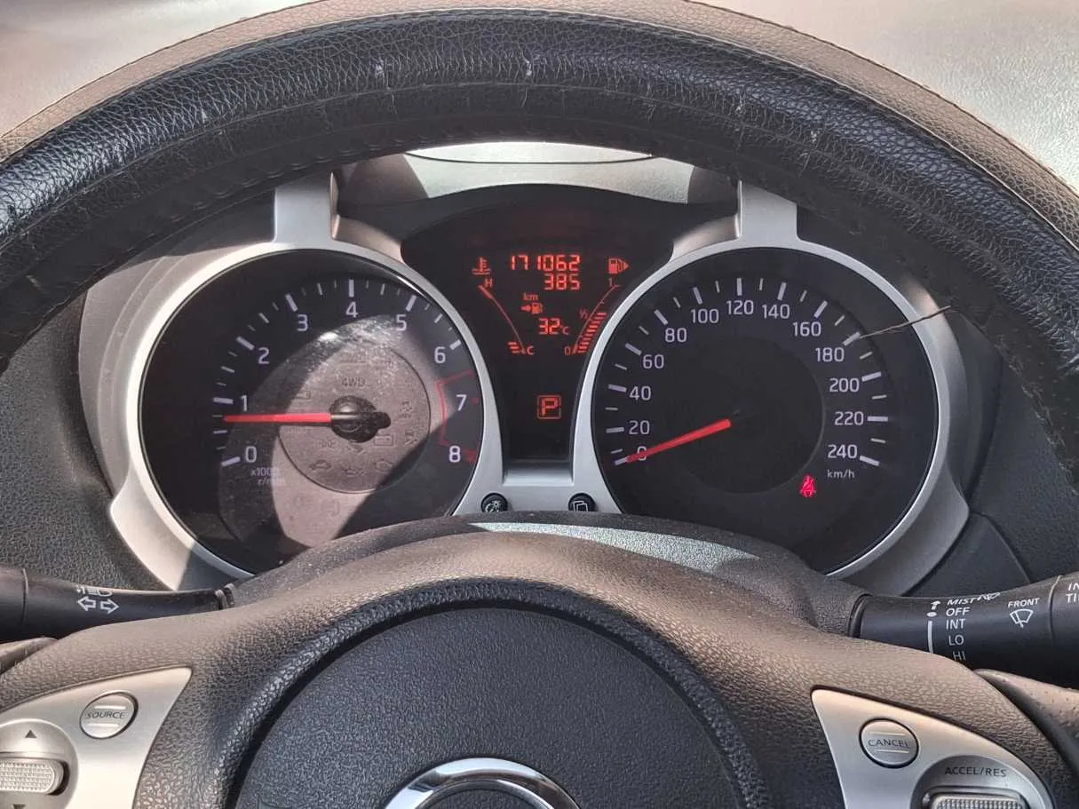 Car image 18