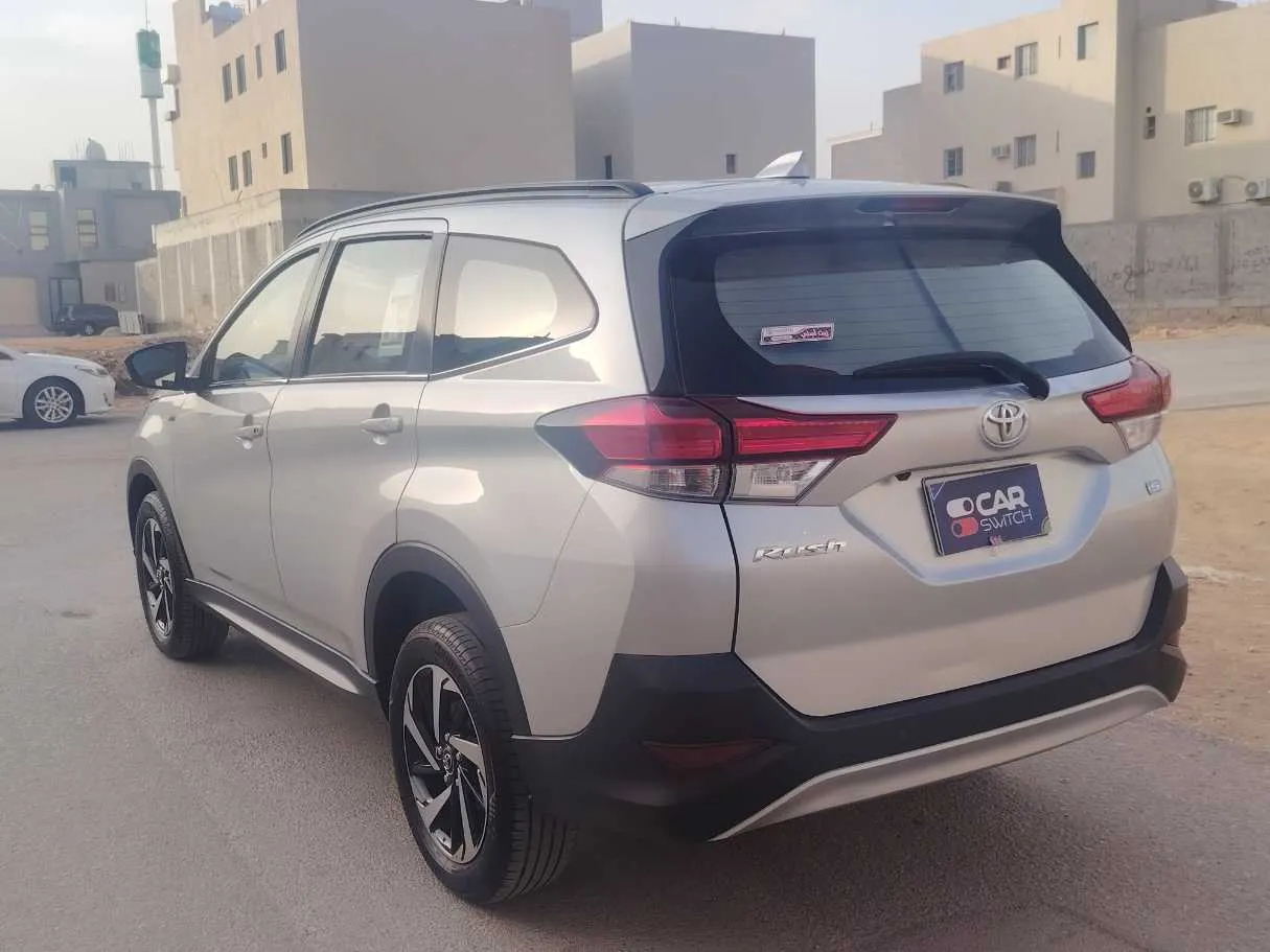 Car image 7