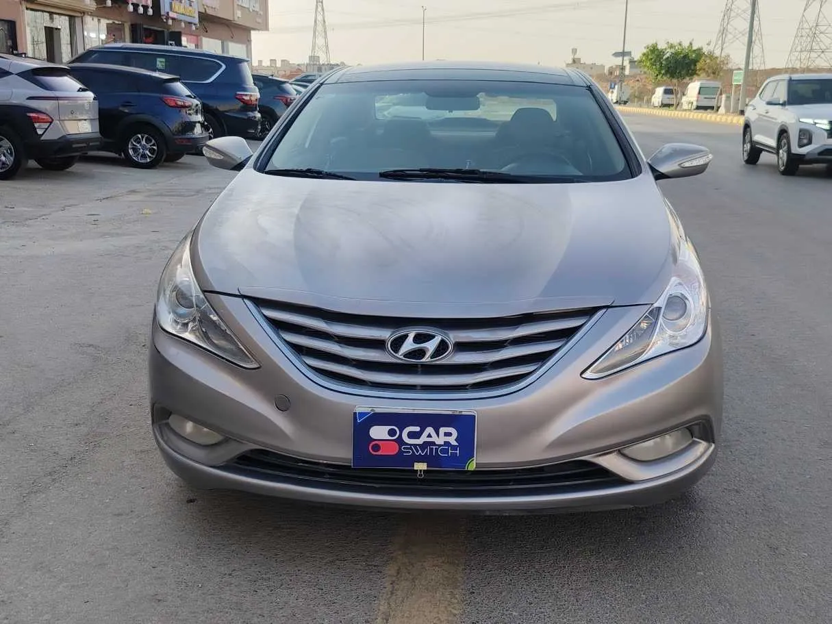 Car image 2