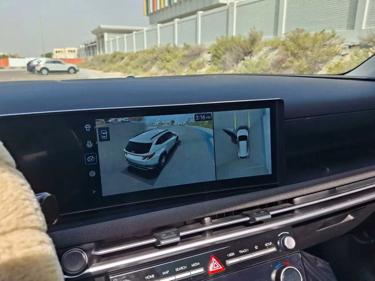 Car image 15