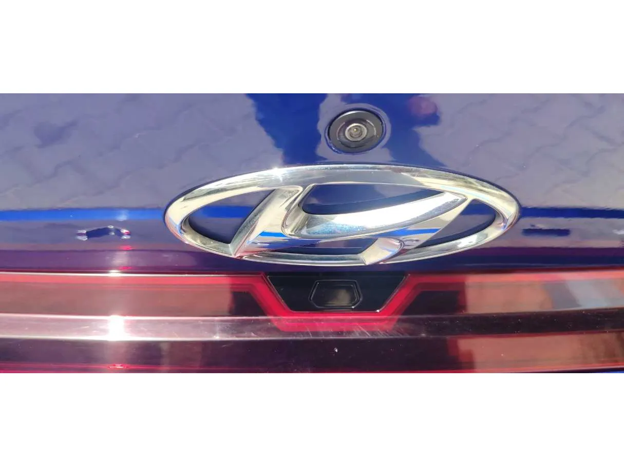 Car image 30