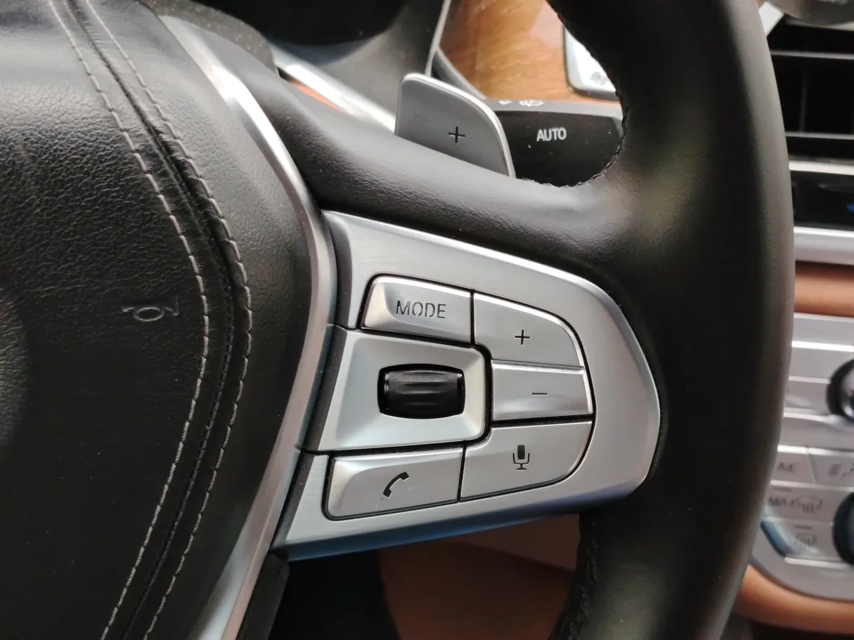 Car image 29