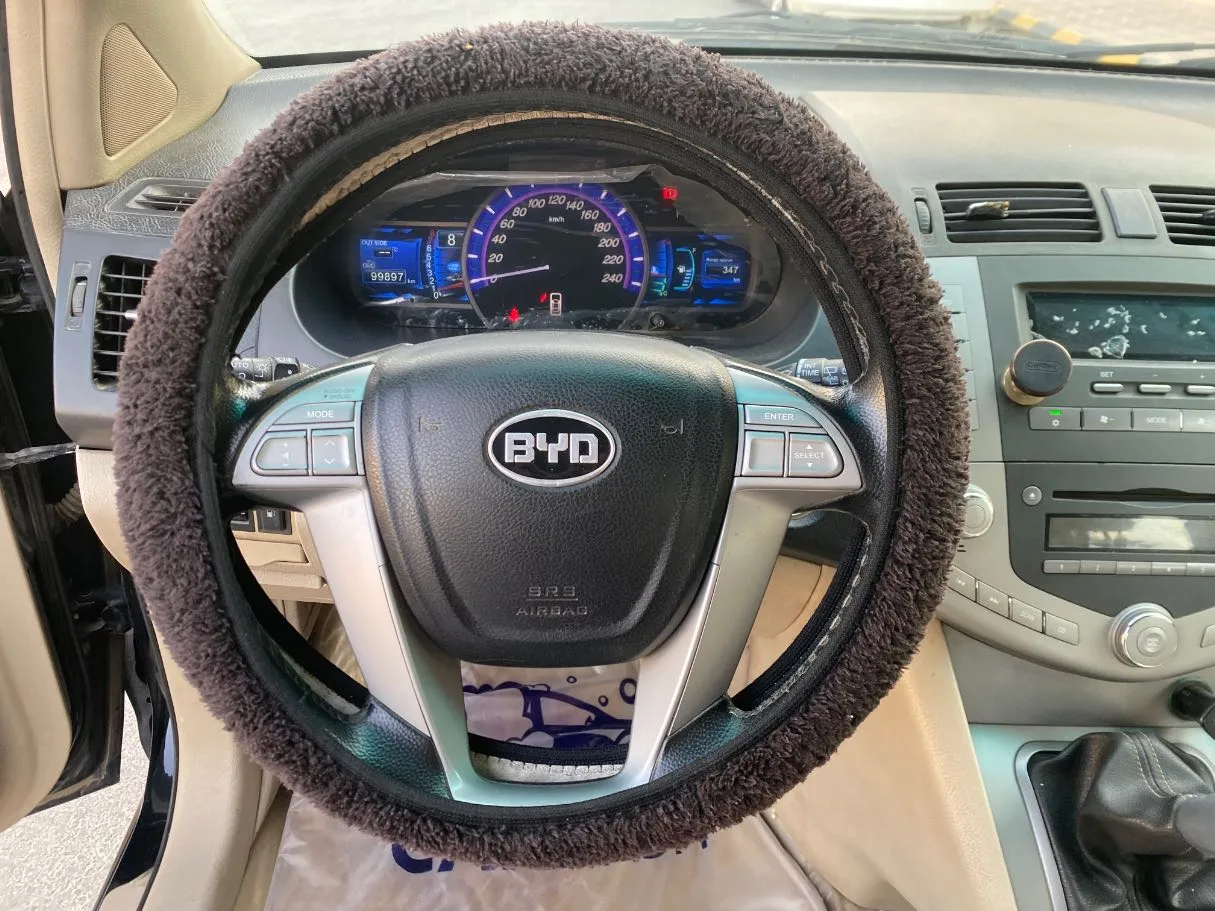 Car image 17