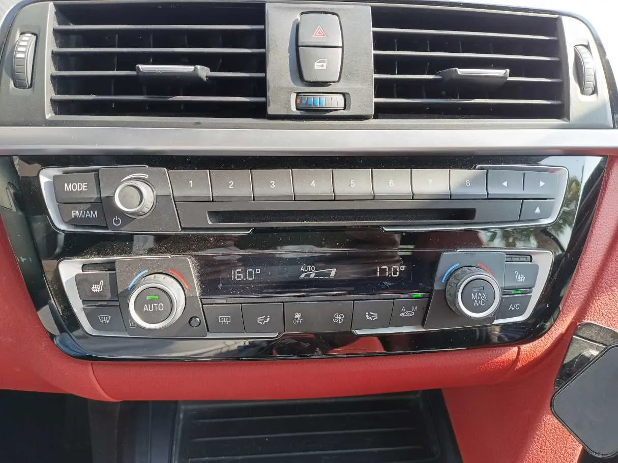Car image 28