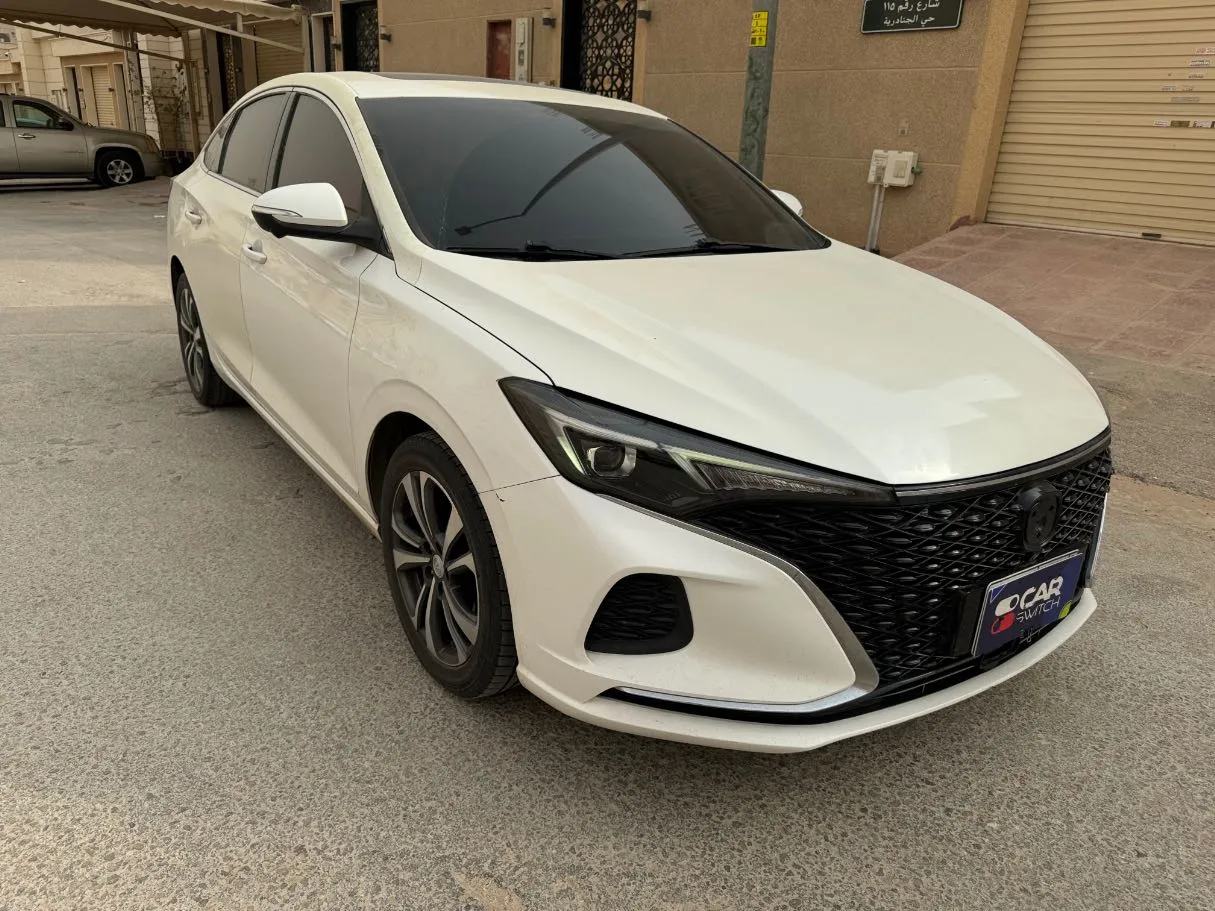 Car image 3
