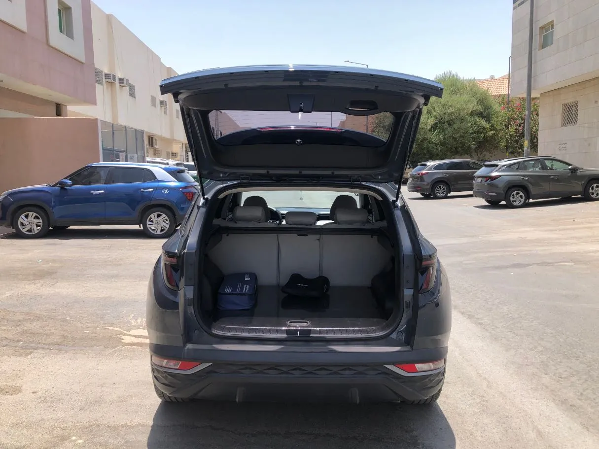 Car image 21