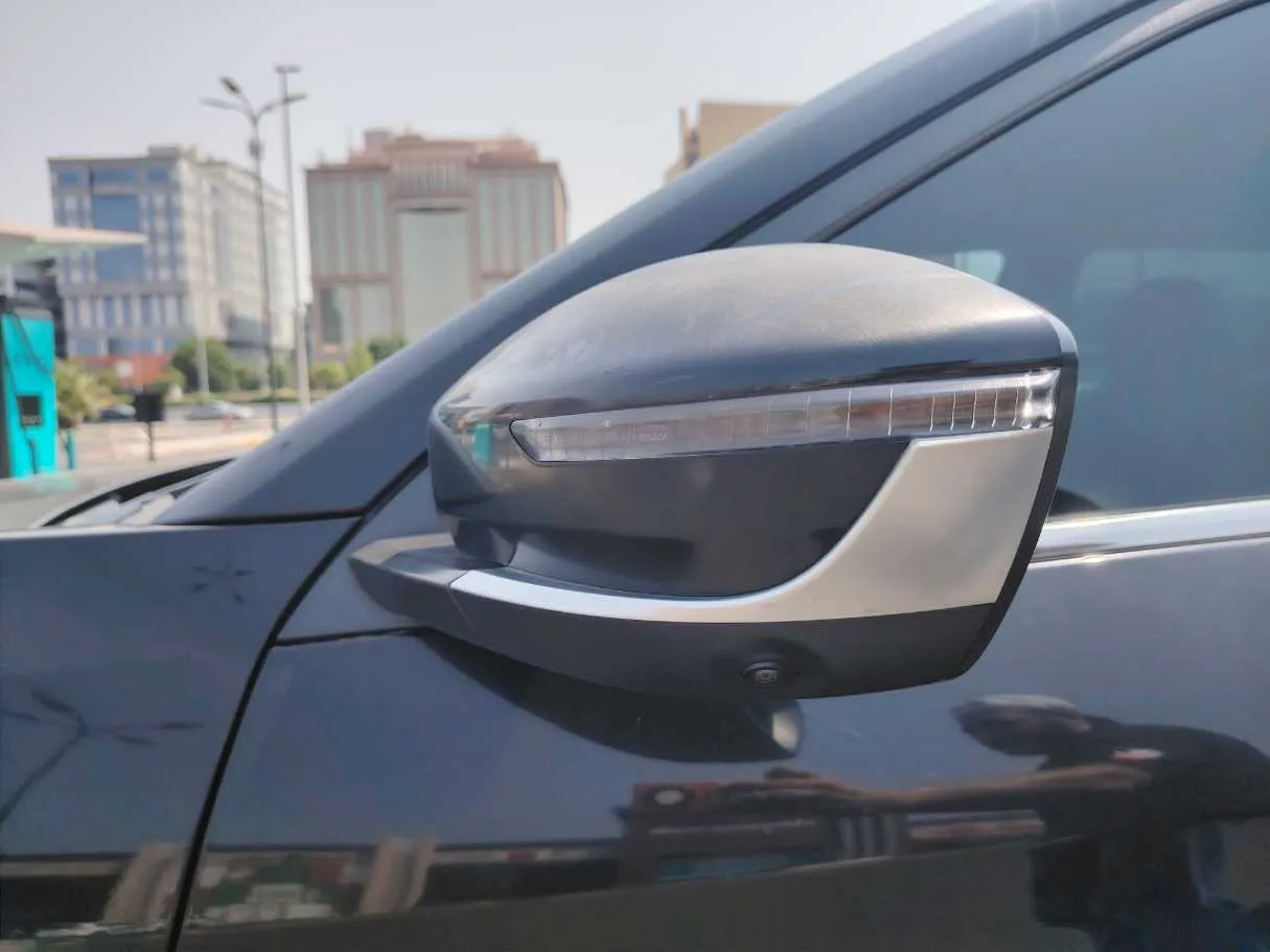 Car image 29