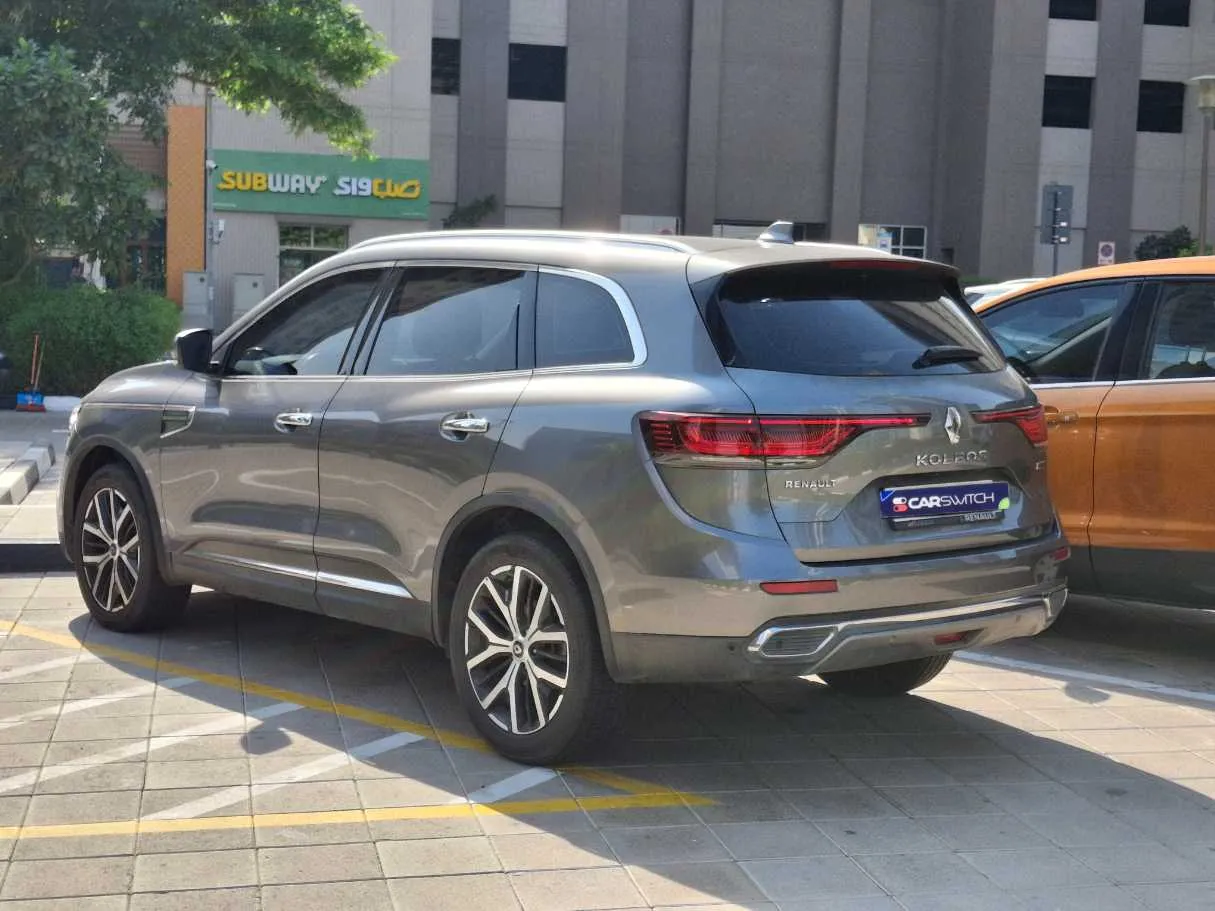 Car image 7