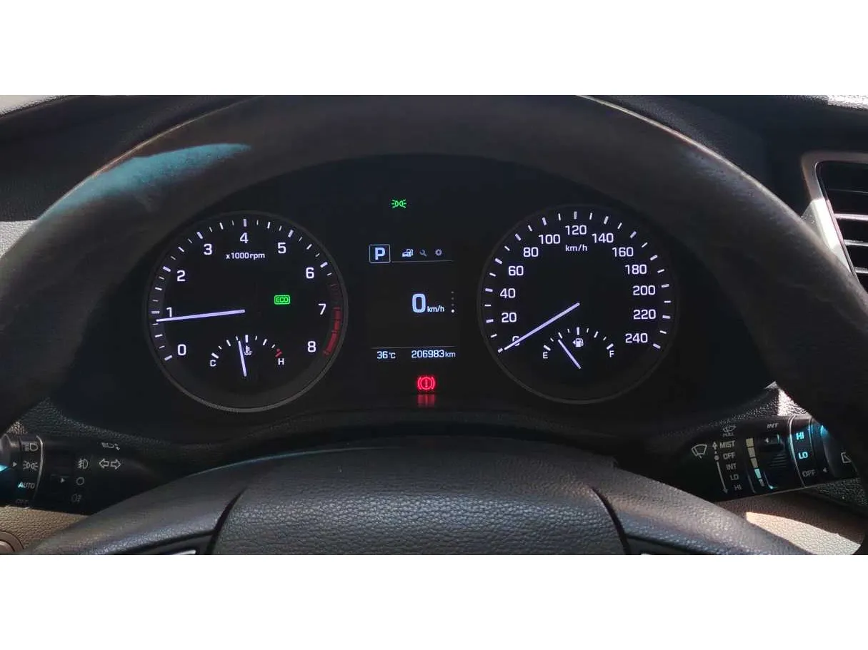 Car image 24
