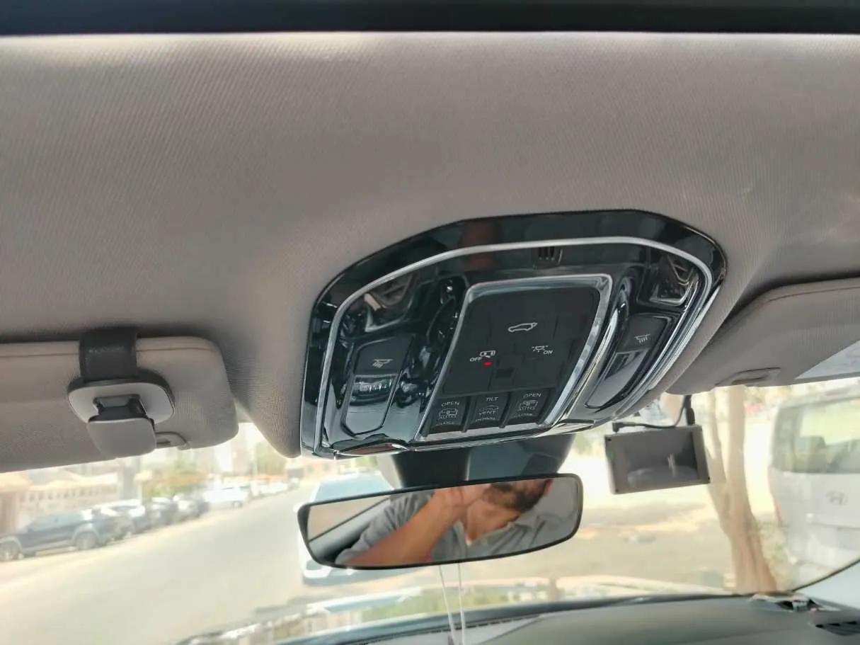 Car image 43