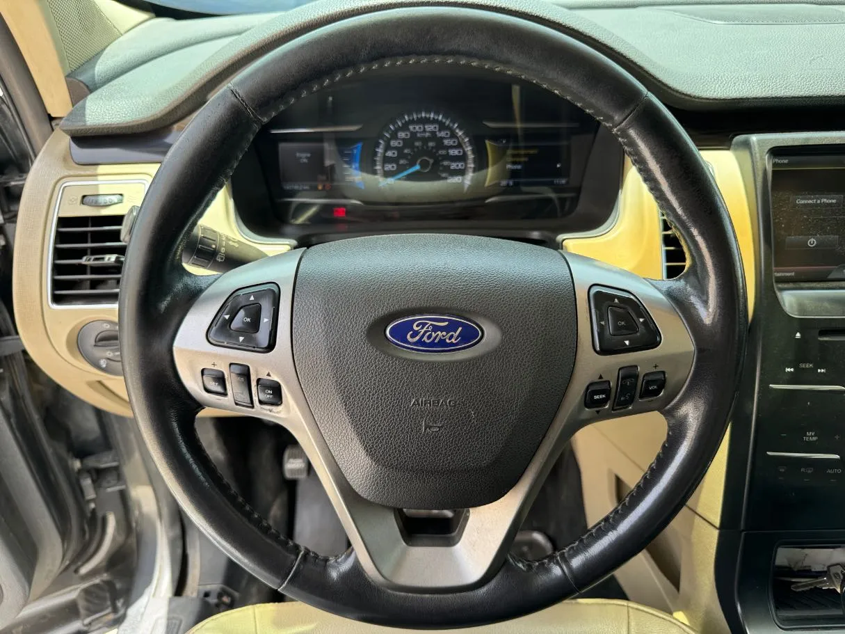 Car image 16