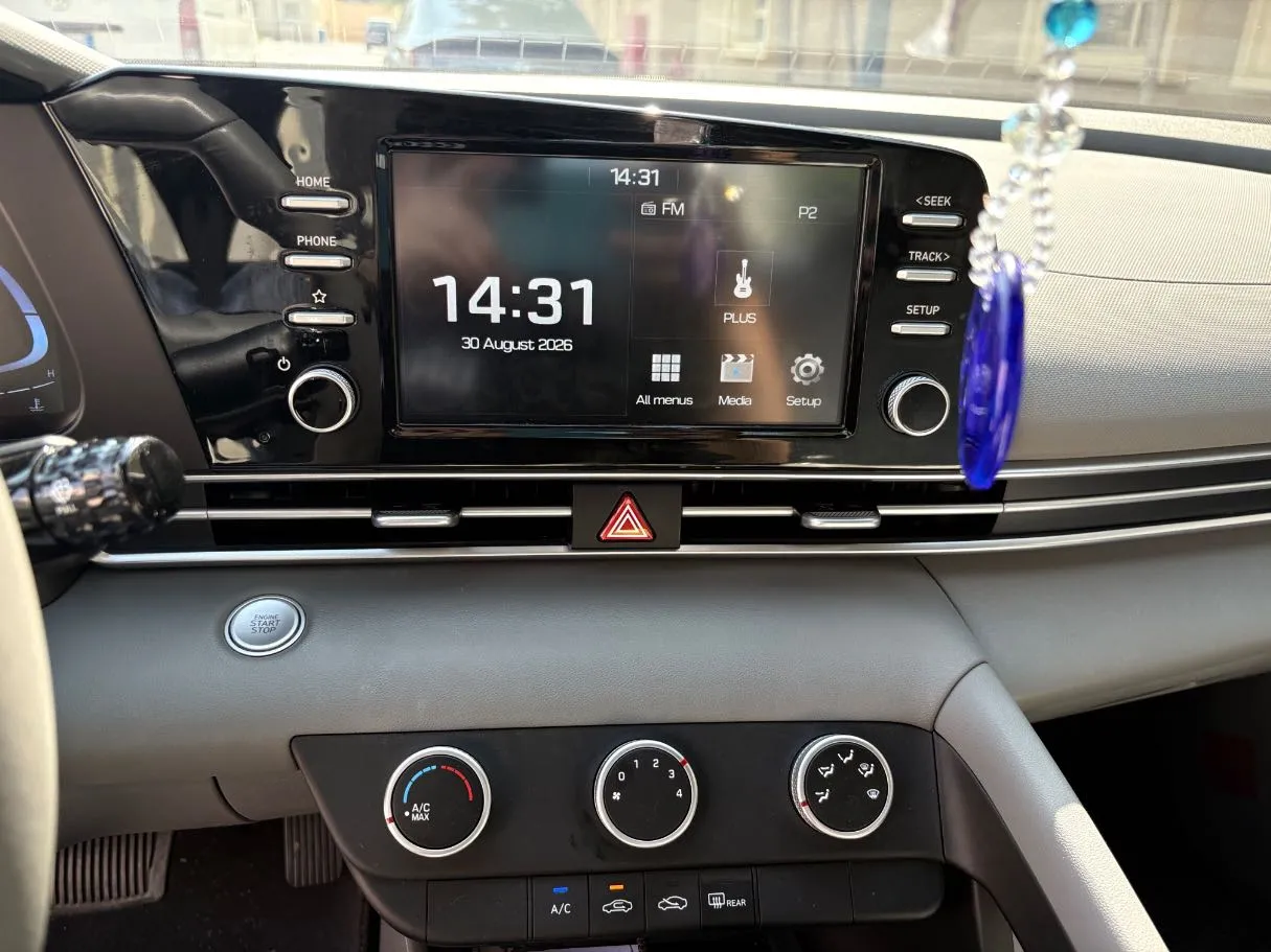 Car image 22