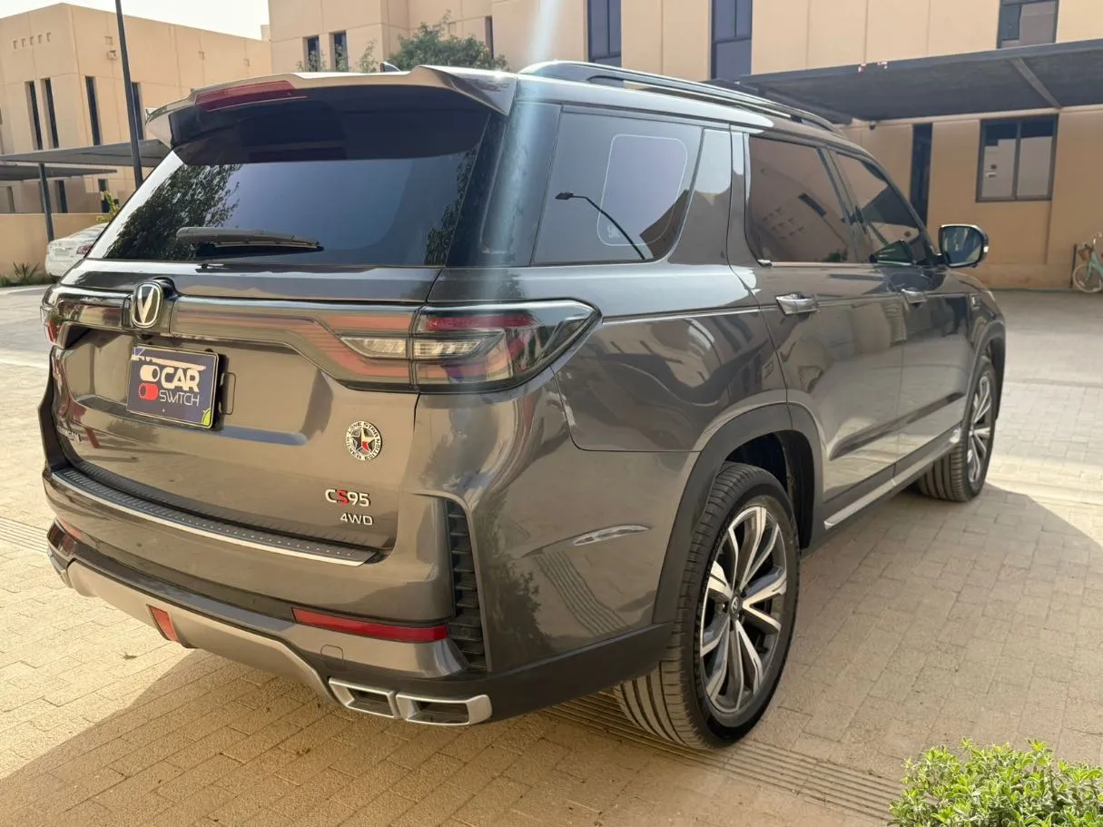 Car image 6