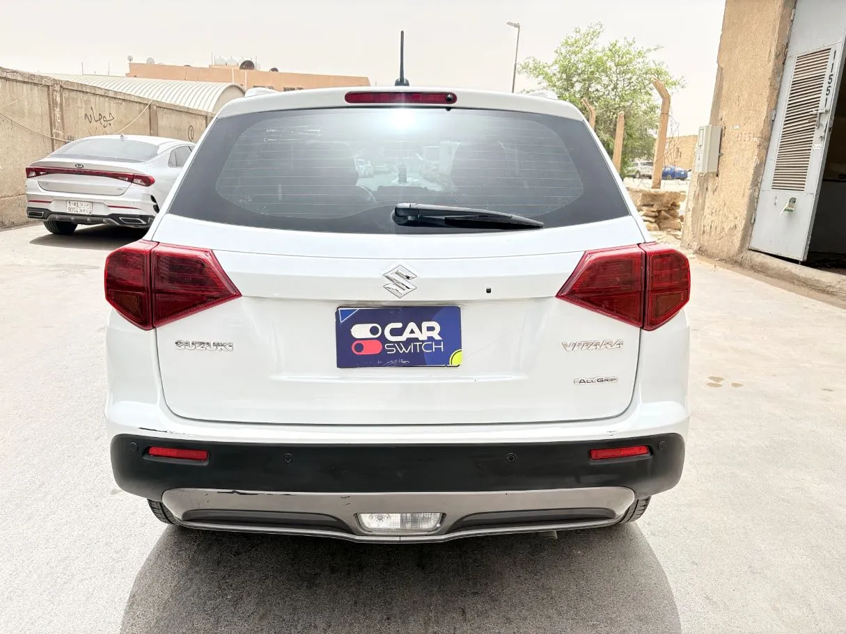 Car image 6