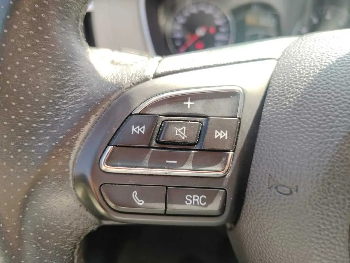 Car image 40