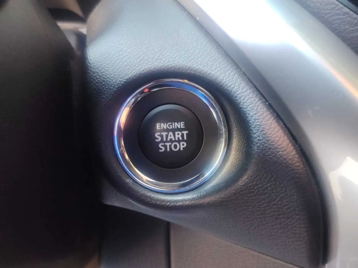 Car image 25