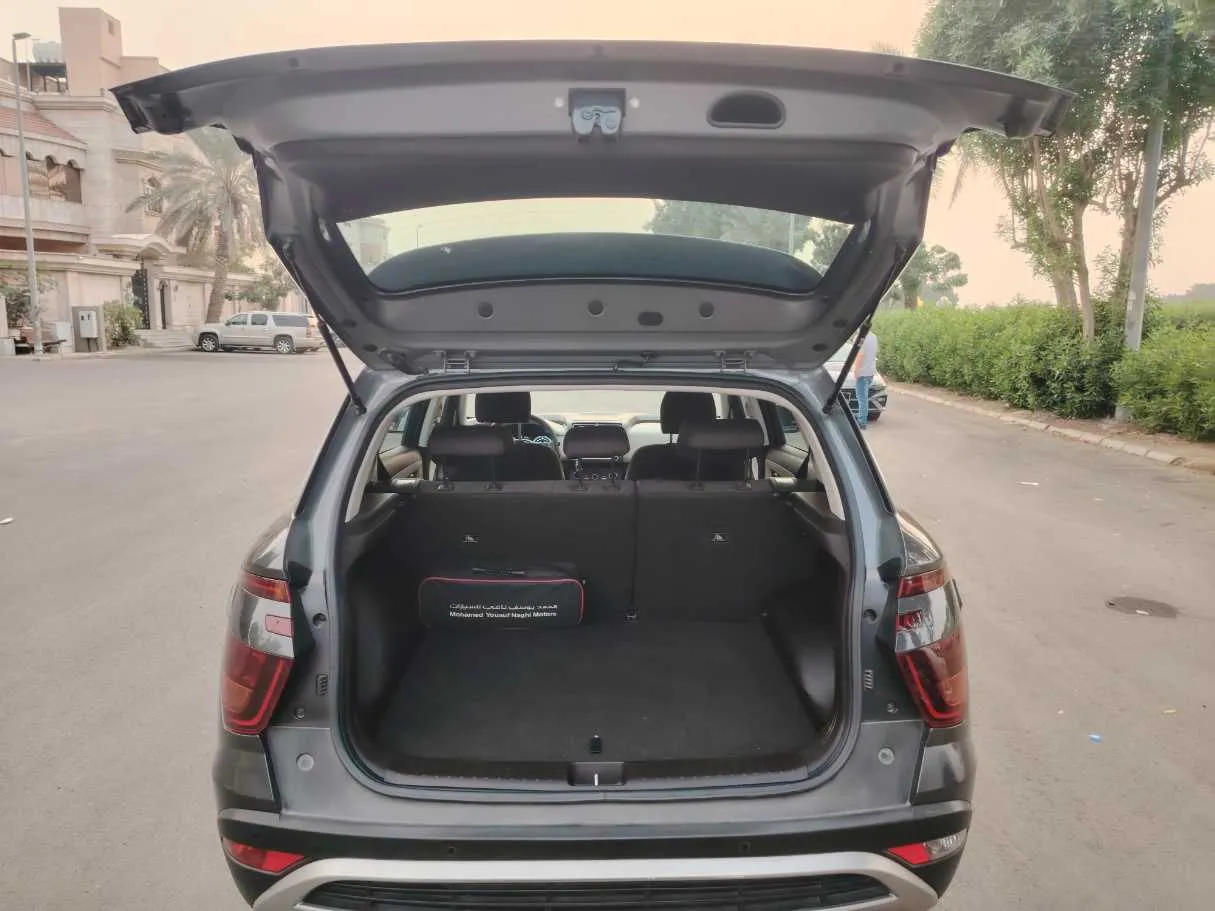 Car image 23