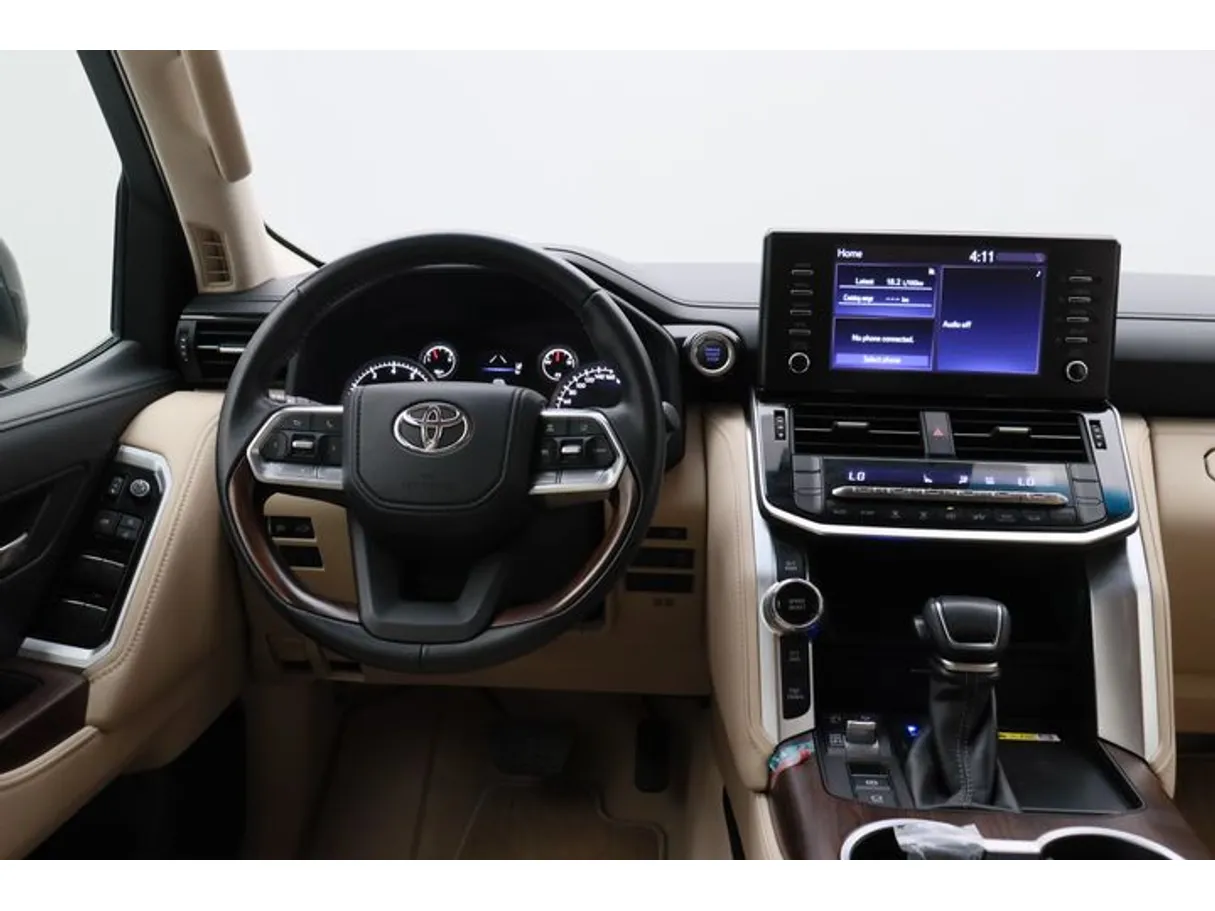Car image 15