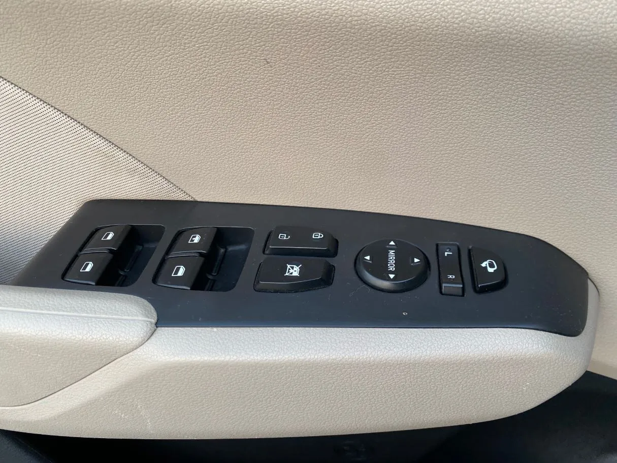Car image 22