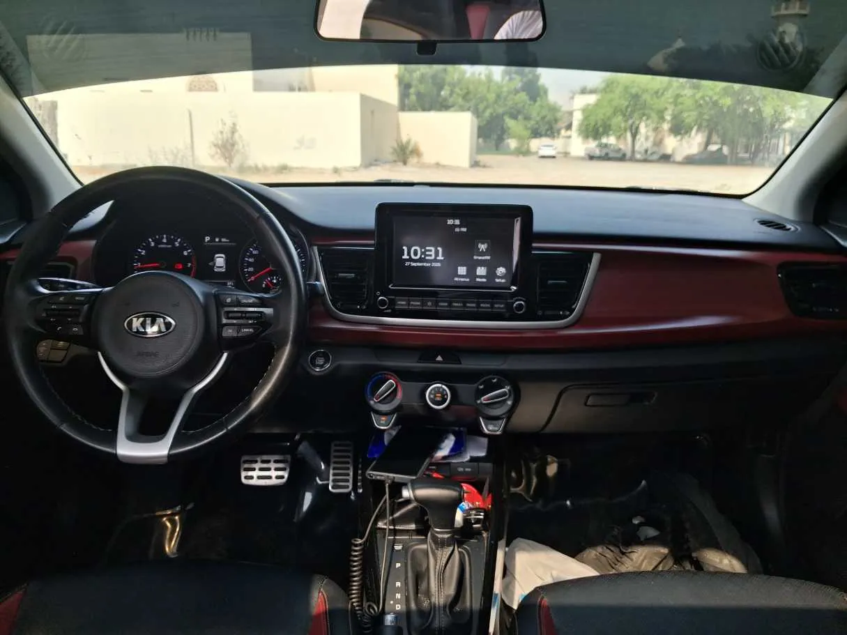 Car image 17