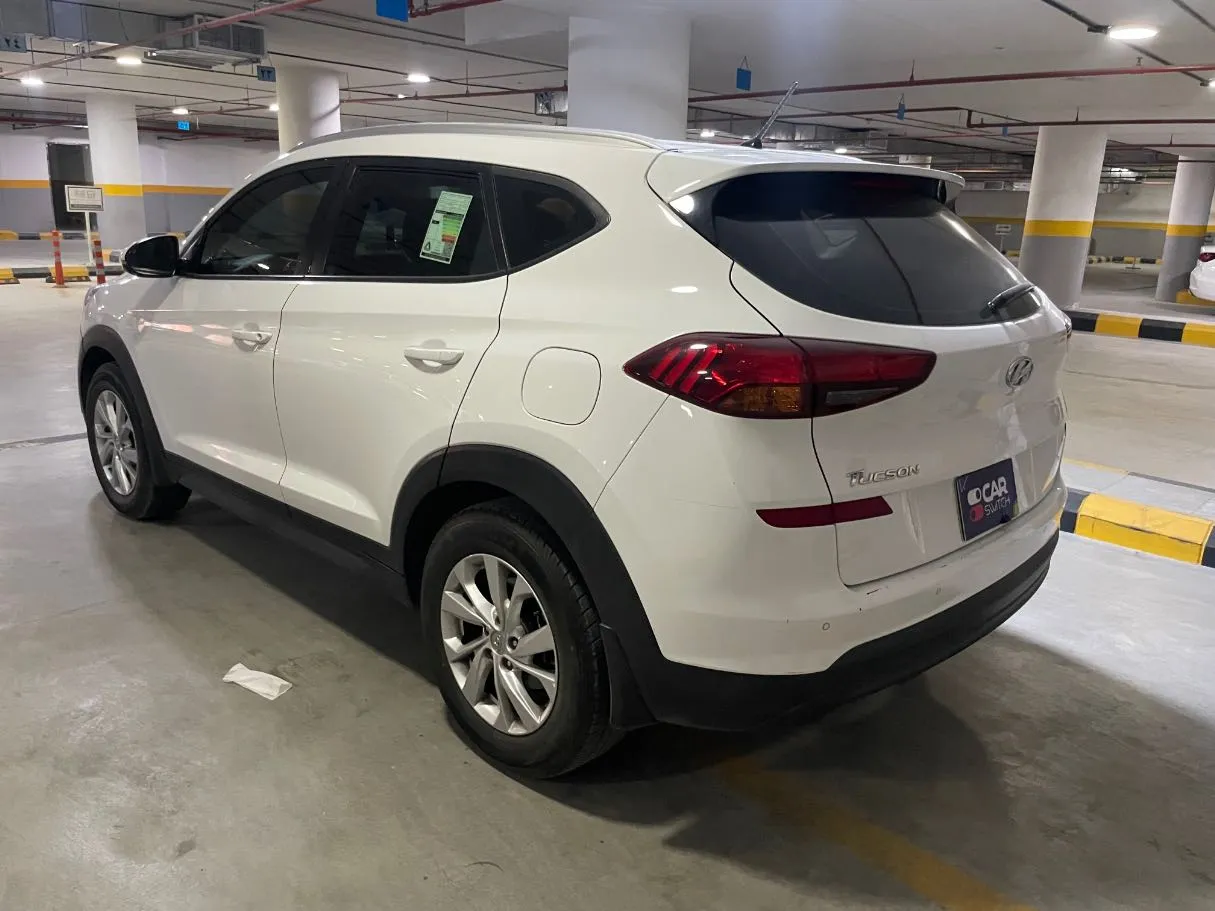 Car image 7