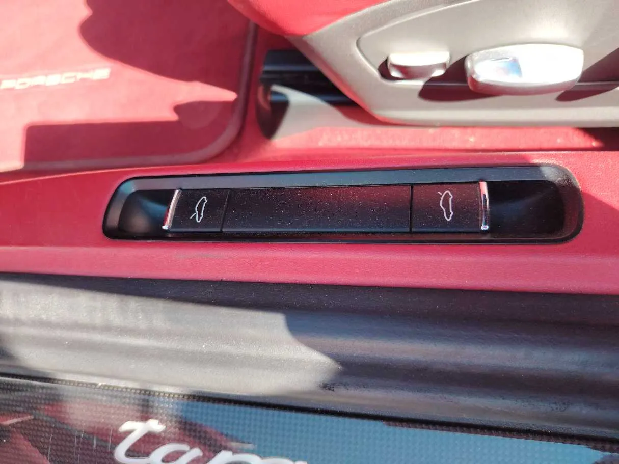 Car image 29