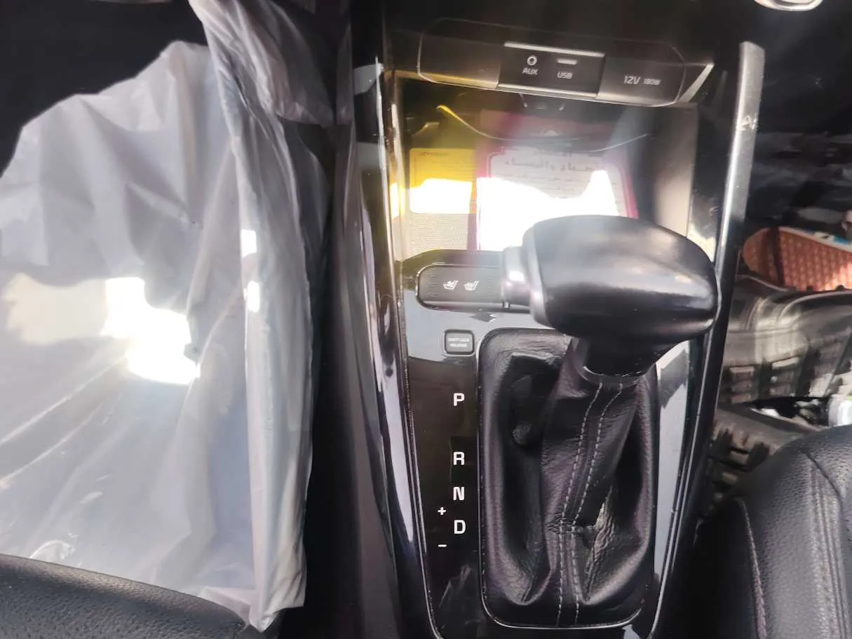 Car image 18