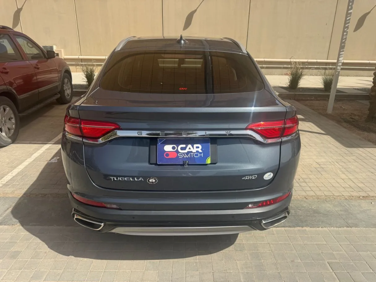 Car image 6