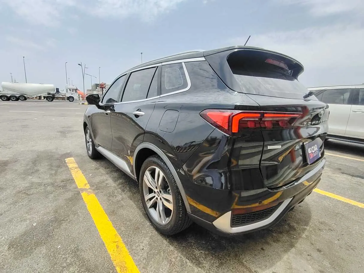 Car image 7