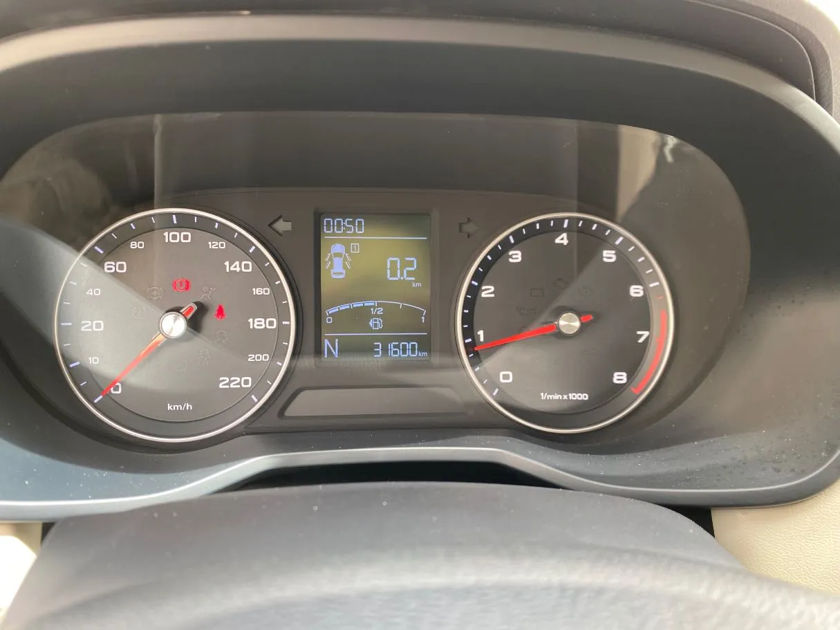 Car image 13