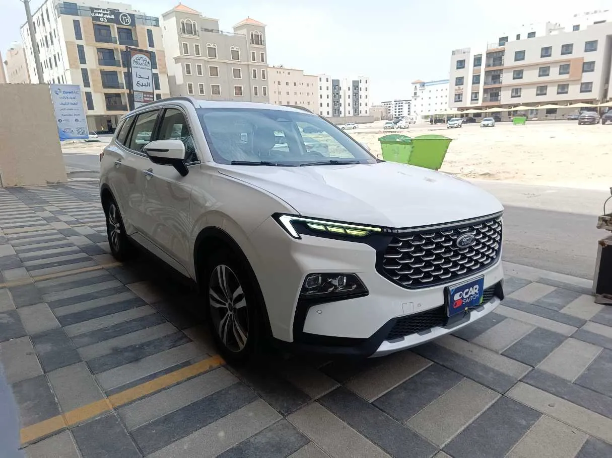 Car image 3