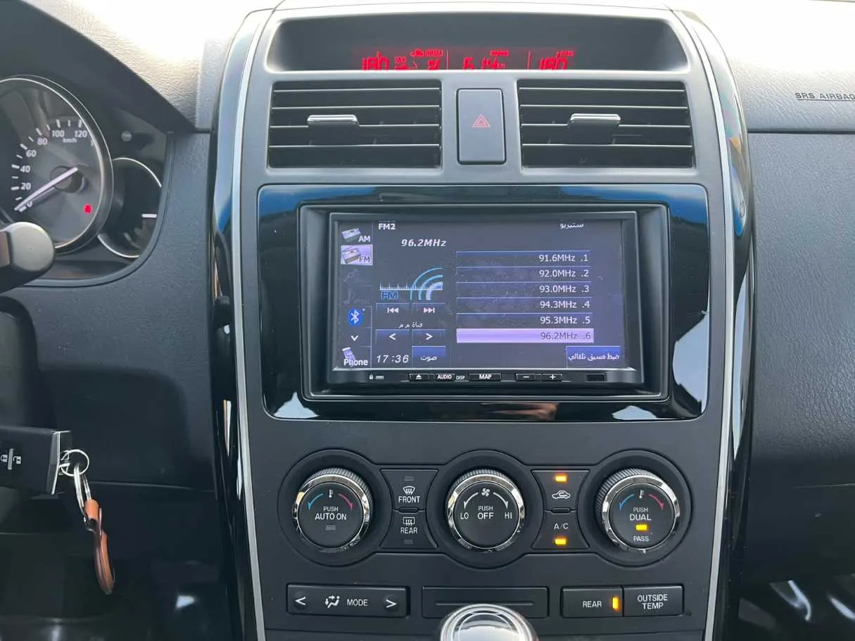 Car image 19