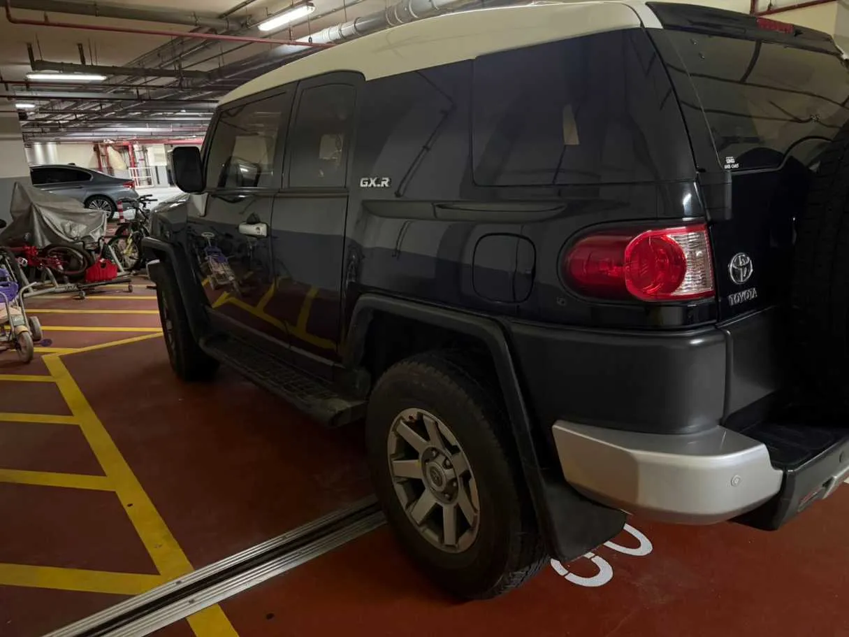 Car image 9