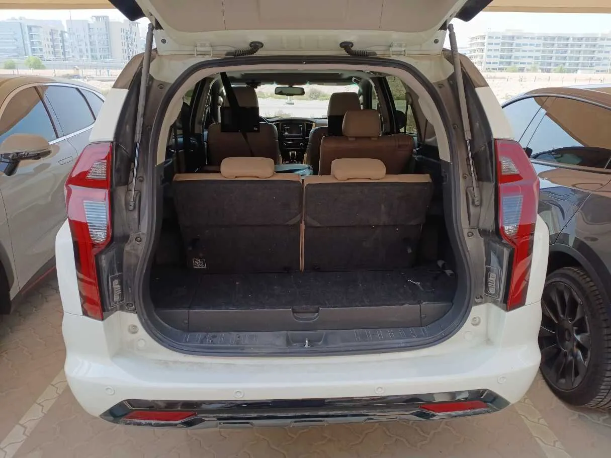 Car image 23
