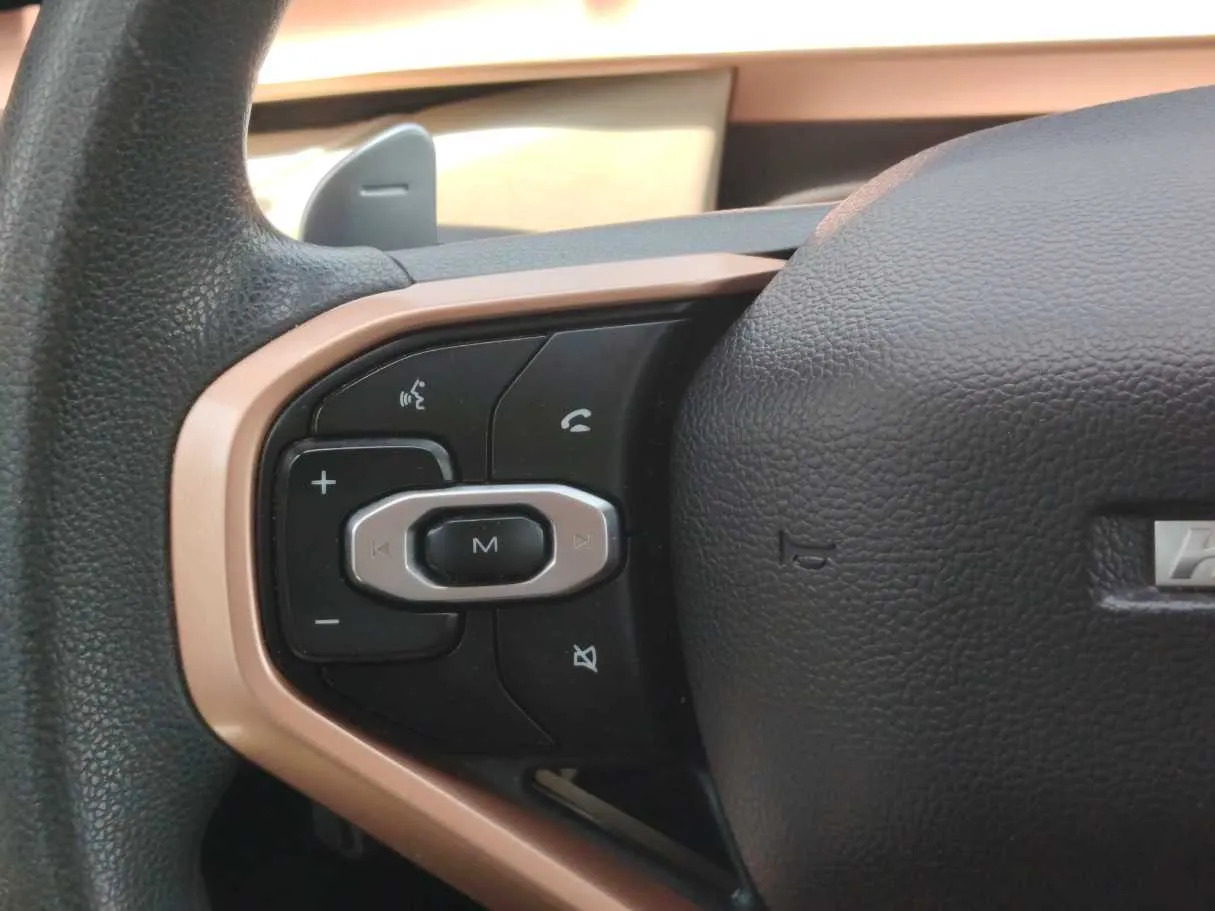 Car image 26