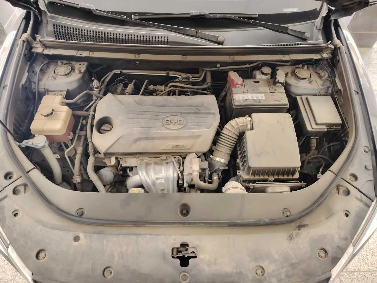 Car image 30