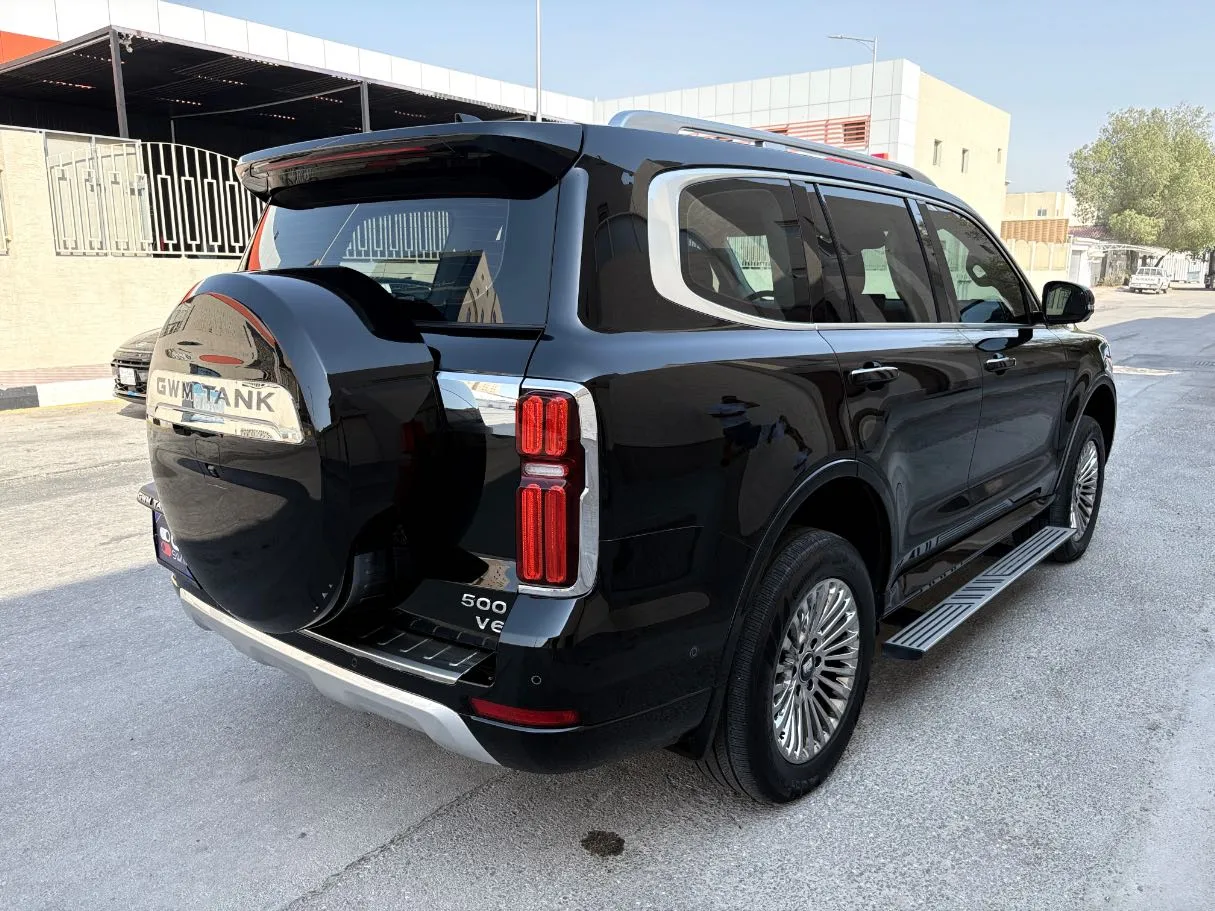Car image 5