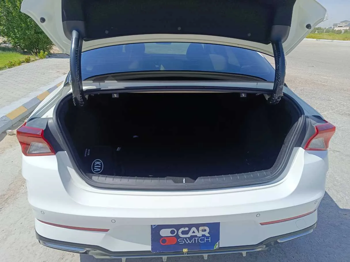 Car image 32