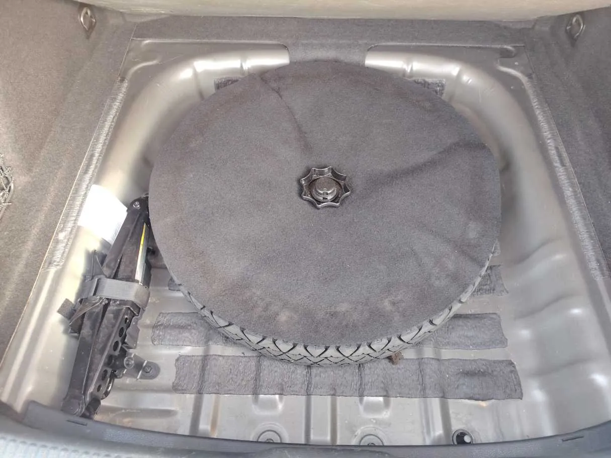 Car image 31