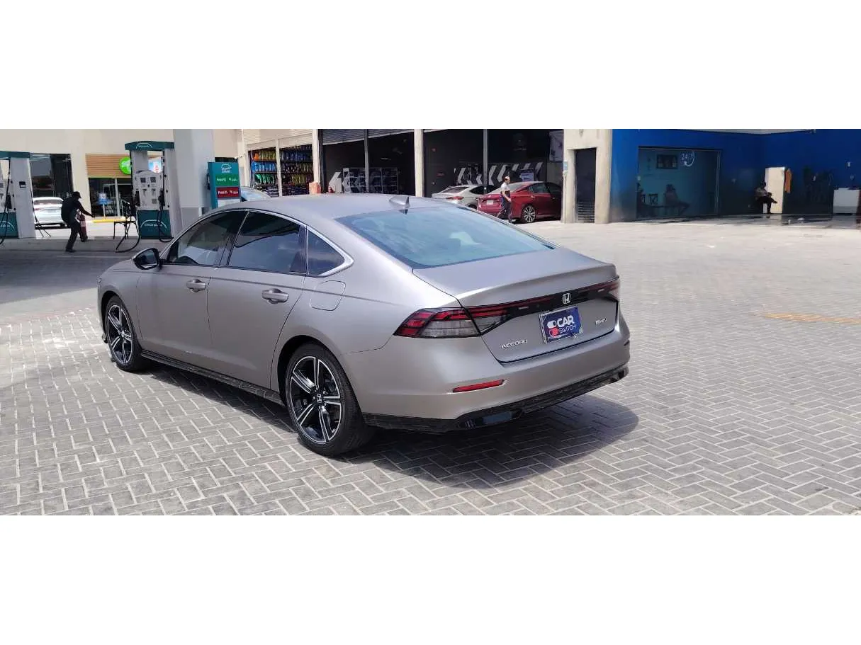 Car image 7