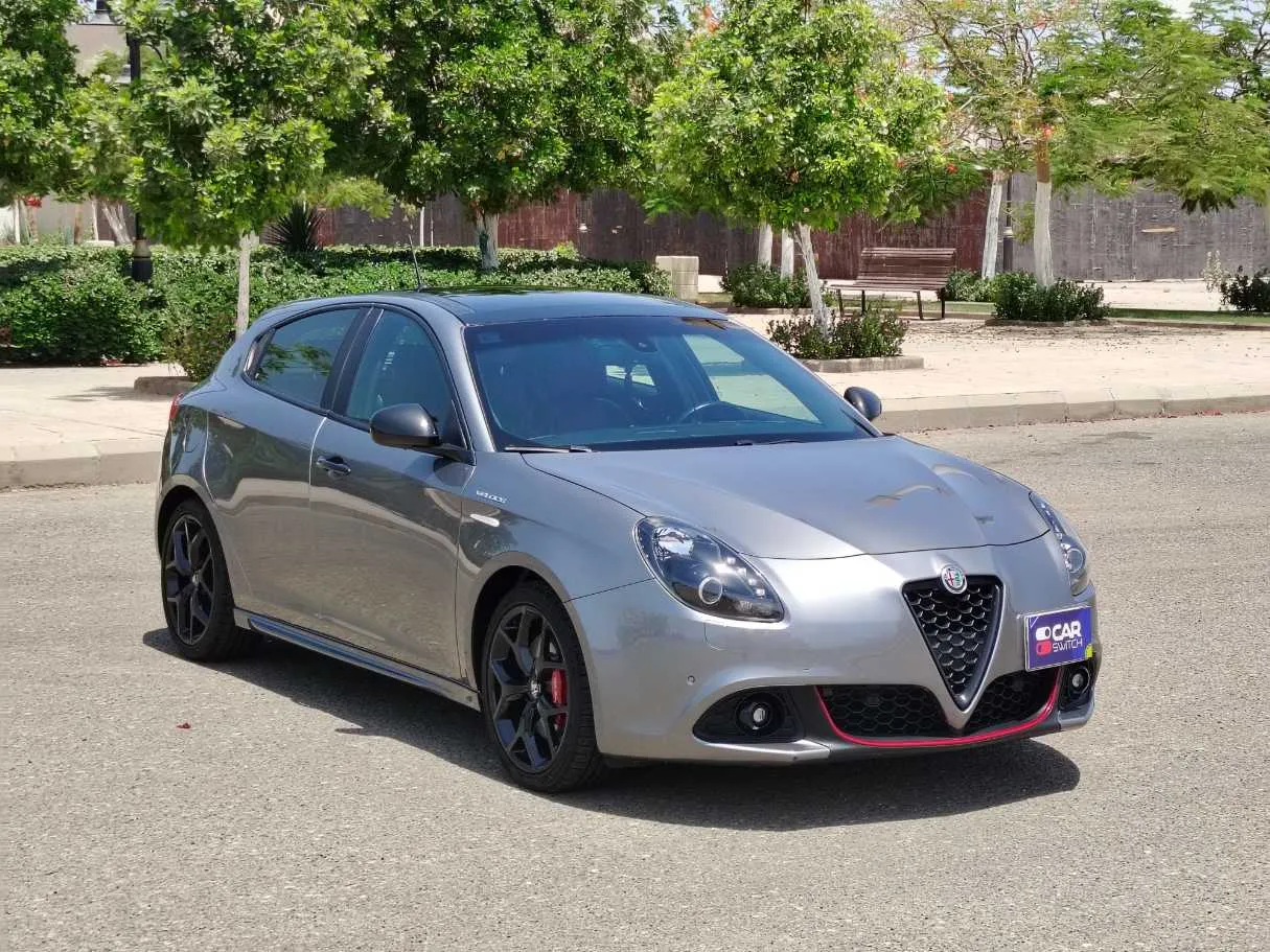 Car image 3