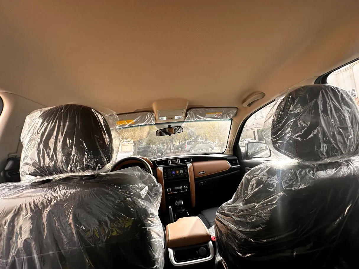Car image 15